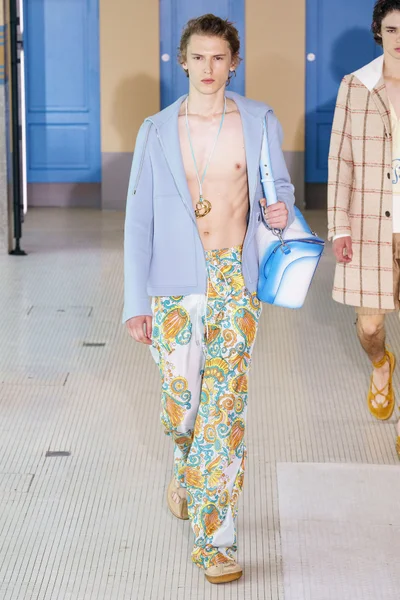 Look 37